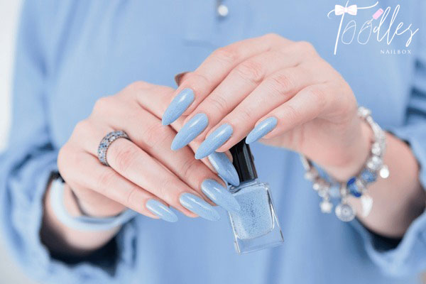 Màu móng hợp mệnh Mộc